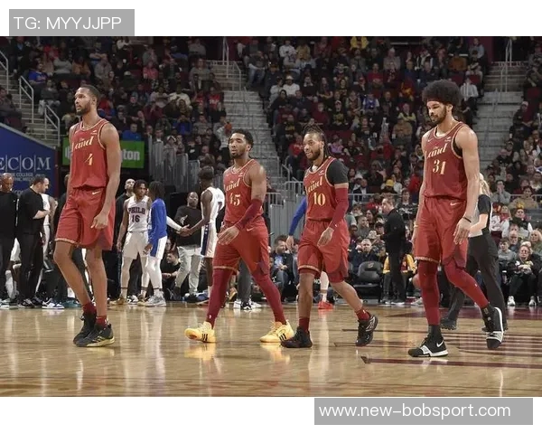 卡梅隆约翰逊上半场状态低迷仅得5分球队需寻找更好进攻节奏 卡梅隆约翰逊上半场状态低迷仅得5分球队需寻找更好进攻节奏