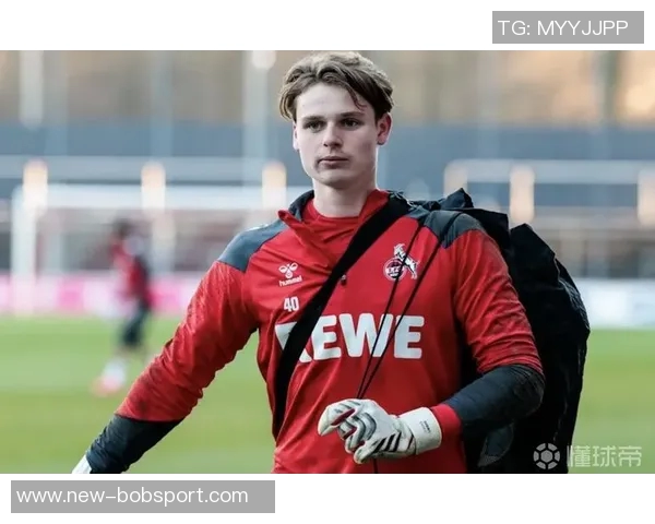 乌尔比希哥哥今夏加盟拜仁担任女足二队门将教练的最新消息